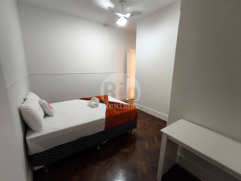 Espaçoso apto de 3 quartos em Copacabana