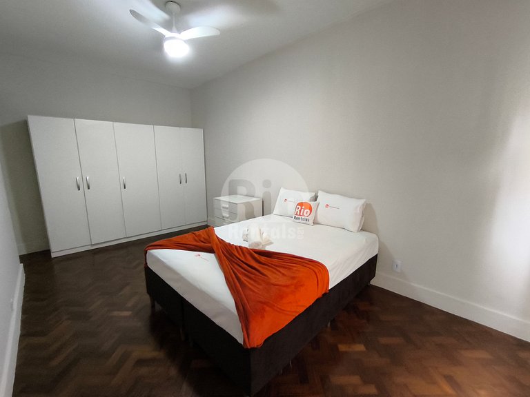 Espaçoso apto de 3 quartos em Copacabana