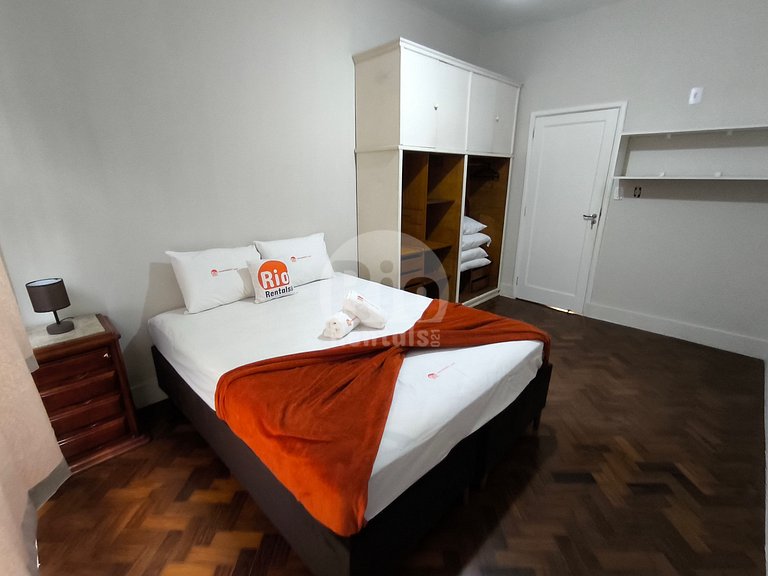 Espaçoso apto de 3 quartos em Copacabana