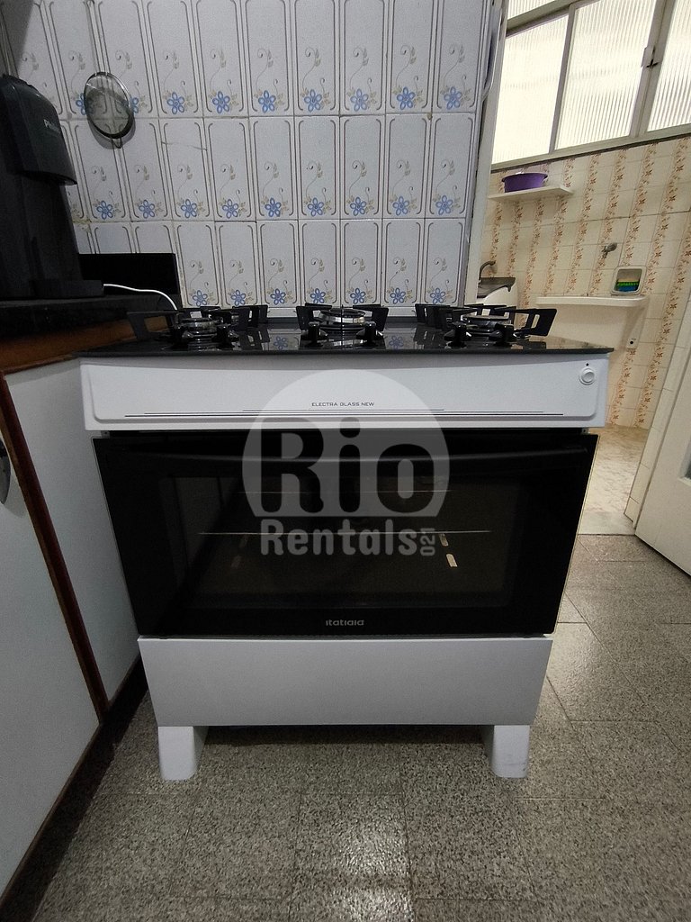 Espaçoso apto de 3 quartos em Copacabana