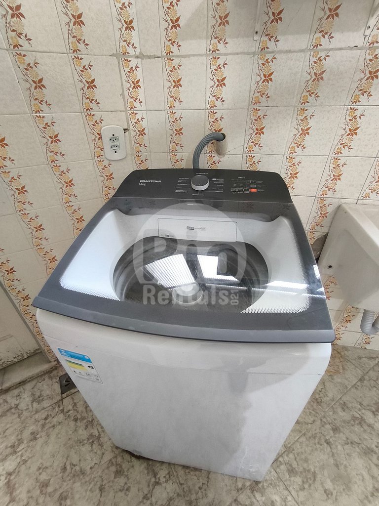 Espaçoso apto de 3 quartos em Copacabana