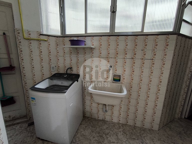 Espaçoso apto de 3 quartos em Copacabana