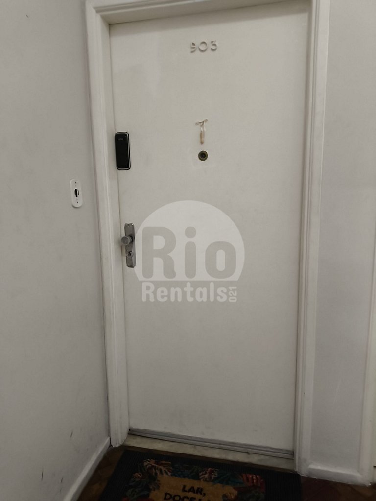 Espaçoso apto de 3 quartos em Copacabana