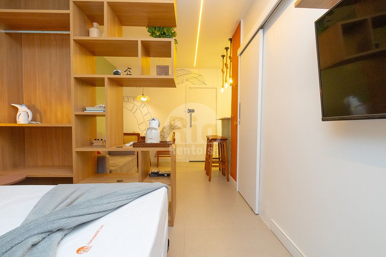 Modern Studio One Block from Copacabana