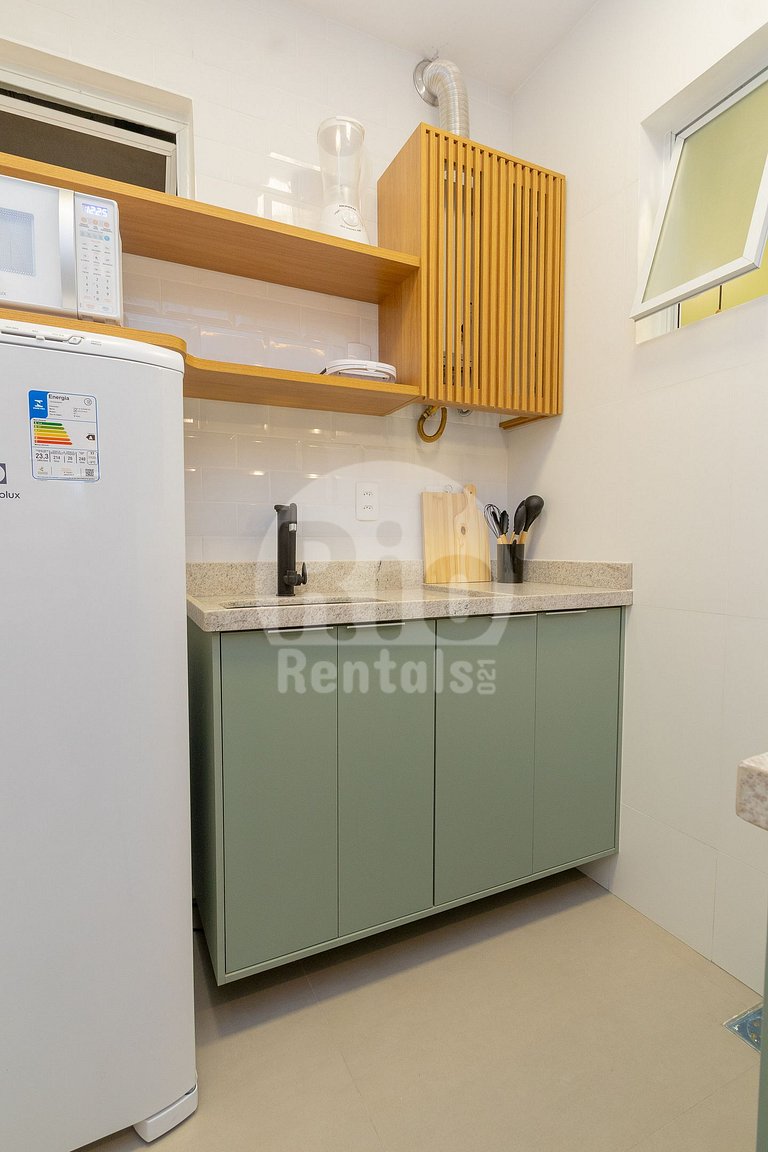 Modern Studio One Block from Copacabana