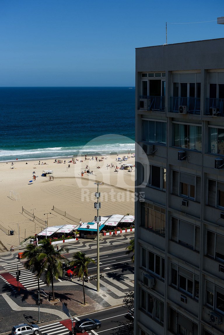 Renovated flat with beautiful views of Copacabana Beach - C0