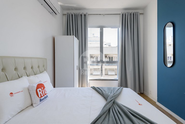 Renovated flat with beautiful views of Copacabana Beach - C0