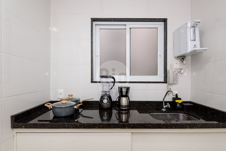 Renovated flat with beautiful views of Copacabana Beach - C0