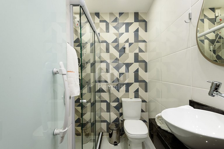 Renovated flat with beautiful views of Copacabana Beach - C0