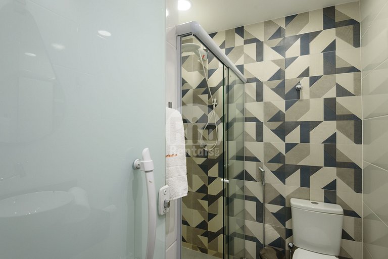 Renovated flat with beautiful views of Copacabana Beach - C0