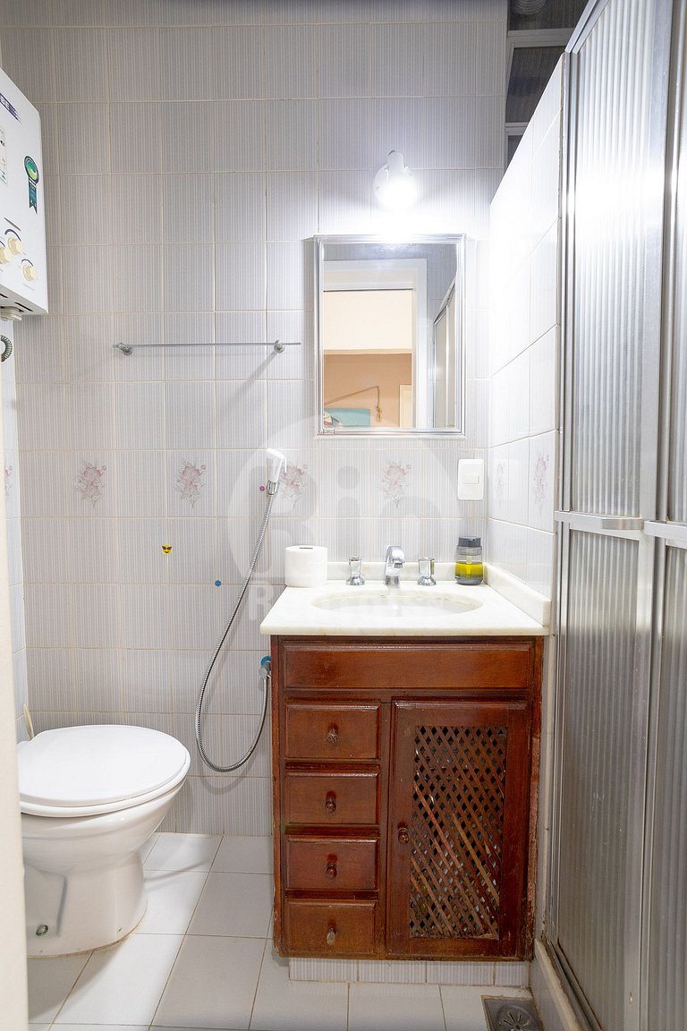 Studio econômico em Copacabana - C055