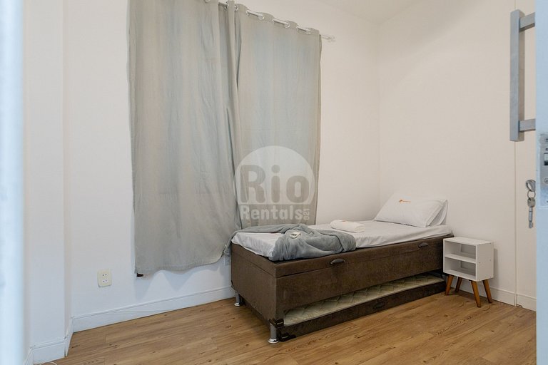 2-bedroom apartment in Leme