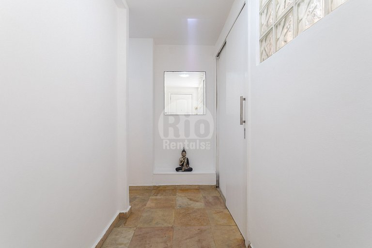 2-bedroom apartment in Leme