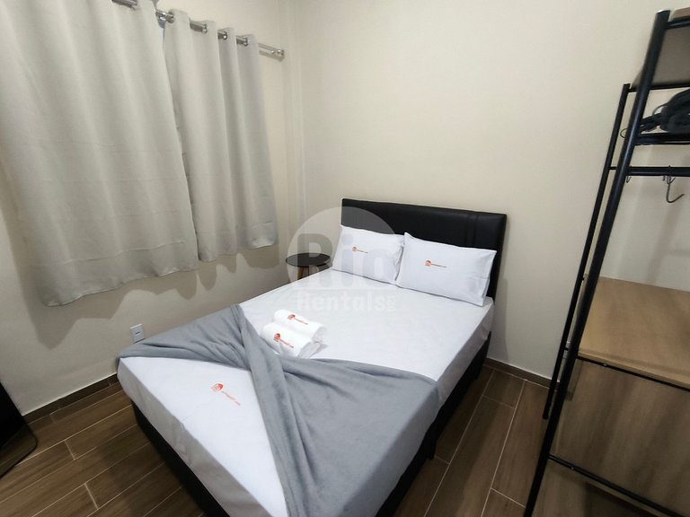 Apê 1 quarto na Rua Bolívar em Copacabana - C057