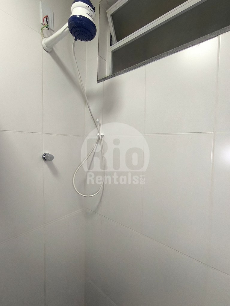 Quiet 1-Bedroom Apartment on Bolívar Street | Copacabana | C