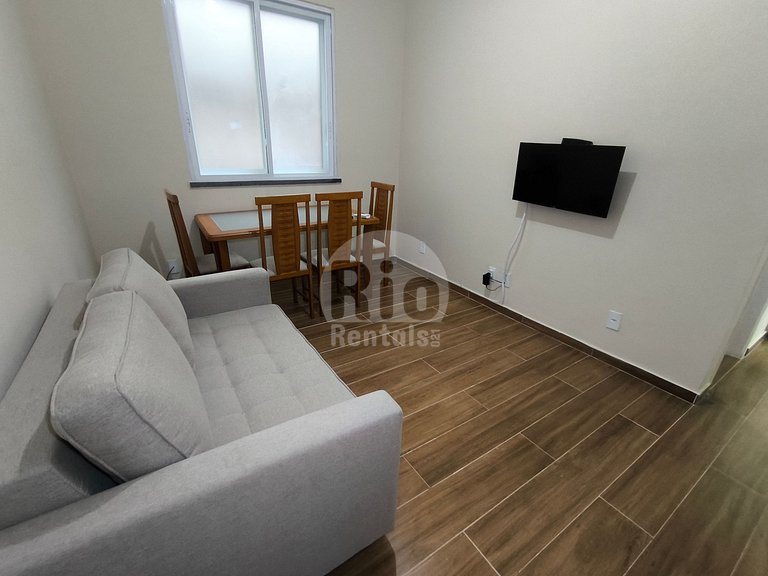 Apê 1 quarto na Rua Bolívar em Copacabana - C057