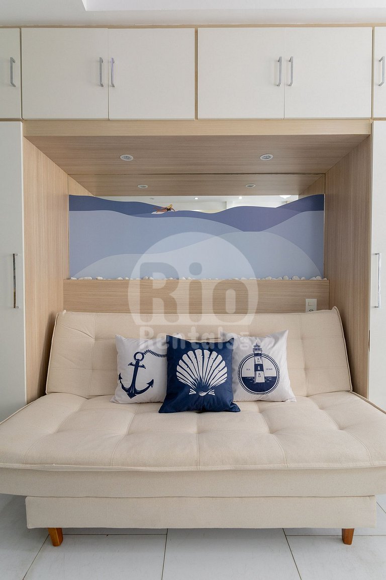 Apartment for up to 4 people with sea view.