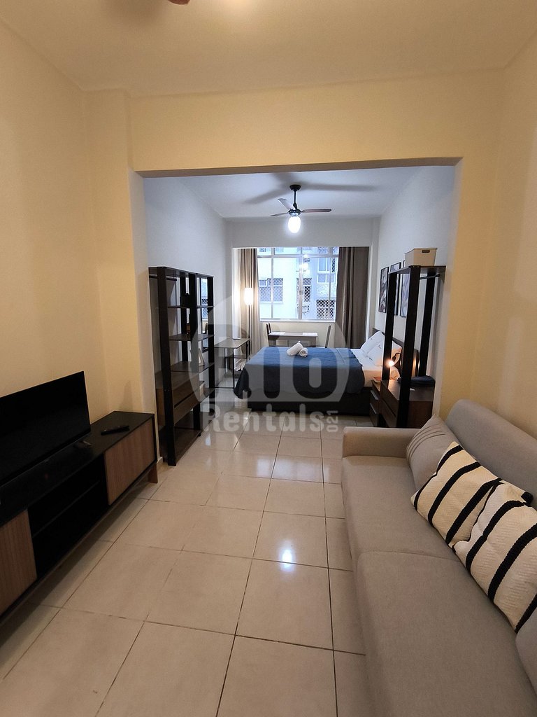 Apartamento estudio con cama queen en Barata Ribeiro - C058