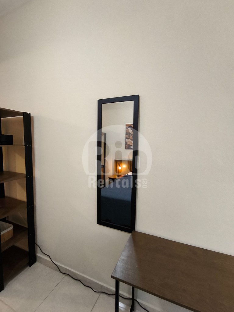 Apartamento estudio con cama queen en Barata Ribeiro - C058