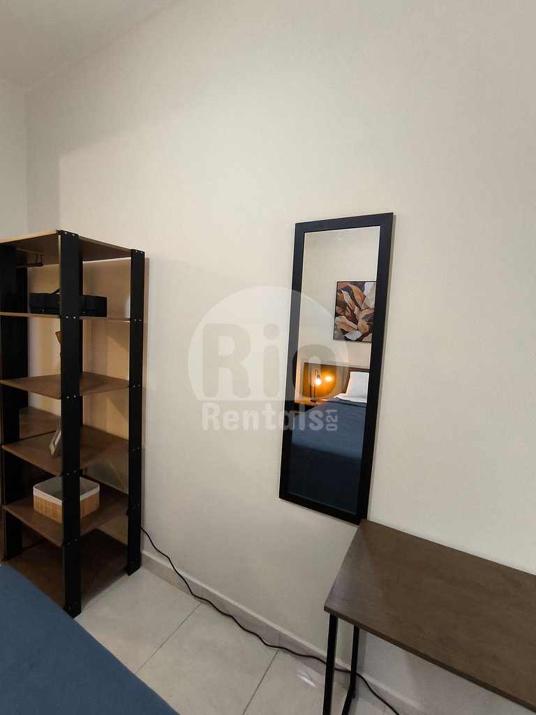 Studio apartment with a queen-size bed in Barata Ribeiro - C