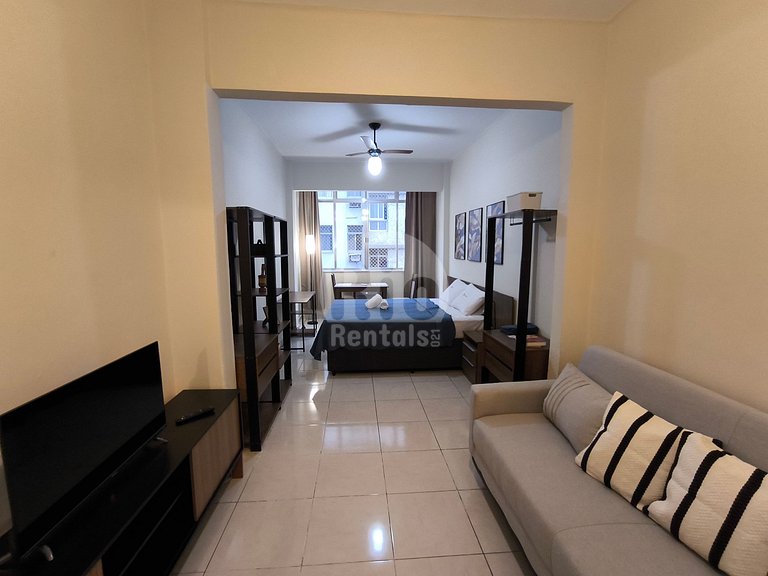 Apartamento estudio con cama queen en Barata Ribeiro - C058