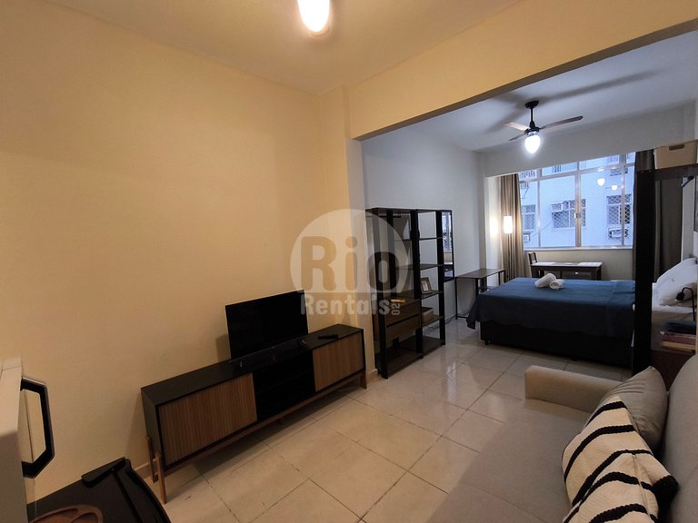 Studio com cama queen na Barata Ribeiro - C058