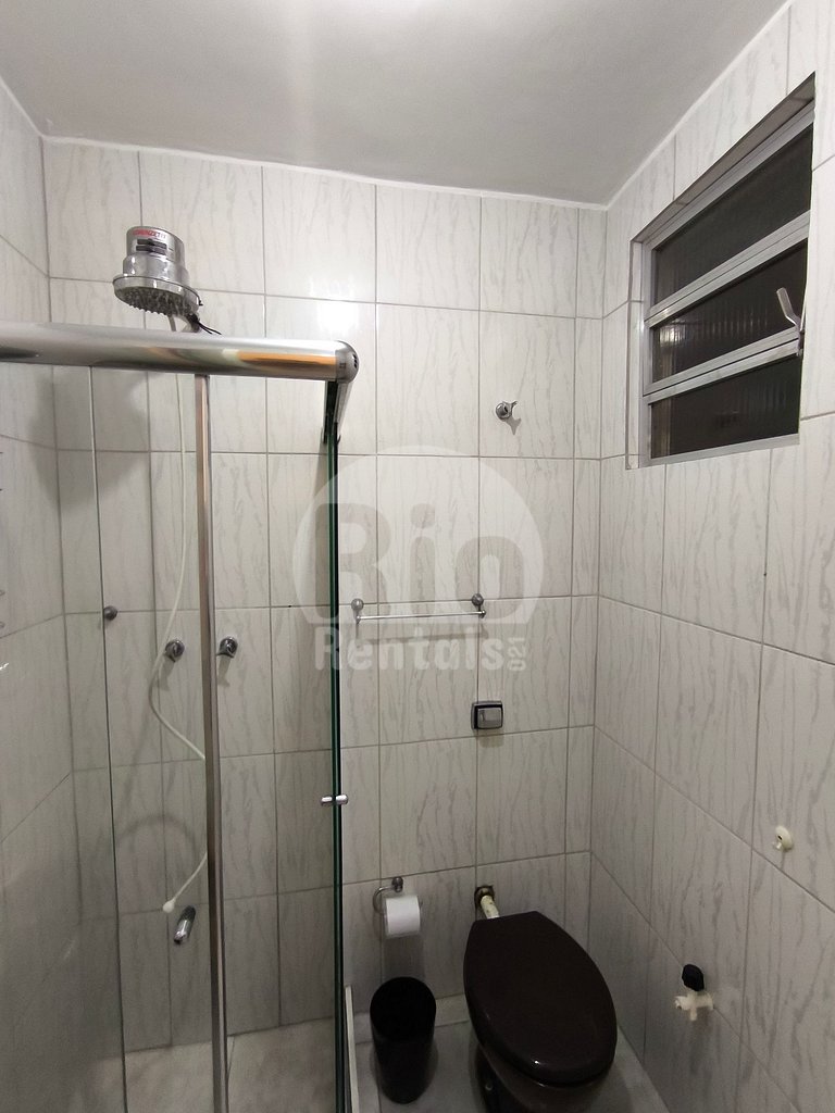 Studio apartment with a queen-size bed in Barata Ribeiro - C