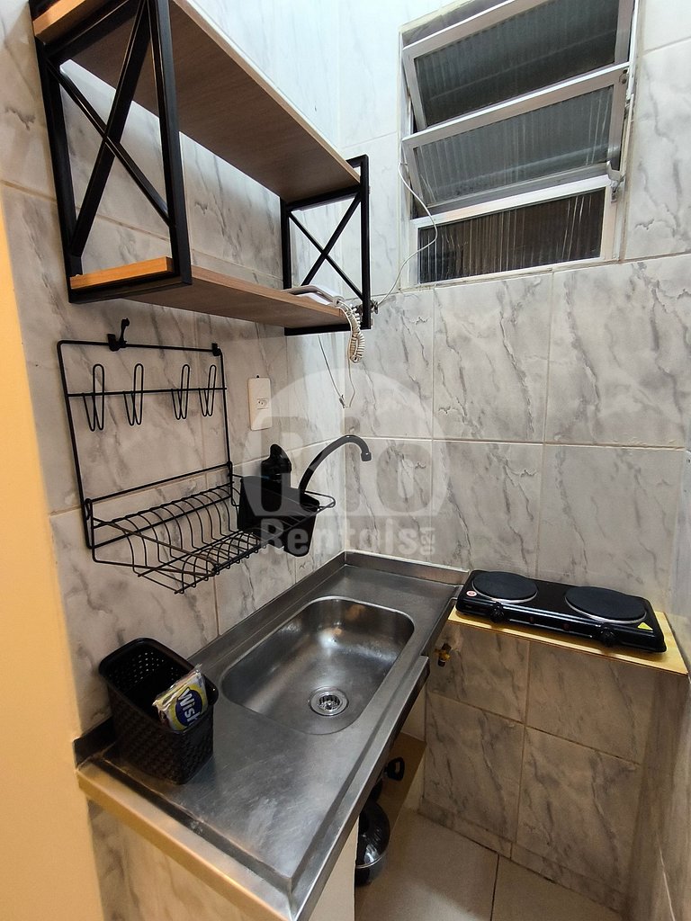 Apartamento estudio con cama queen en Barata Ribeiro - C058