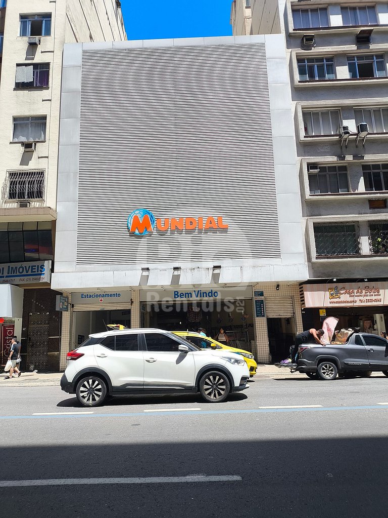 Studio apartment with a queen-size bed in Barata Ribeiro - C