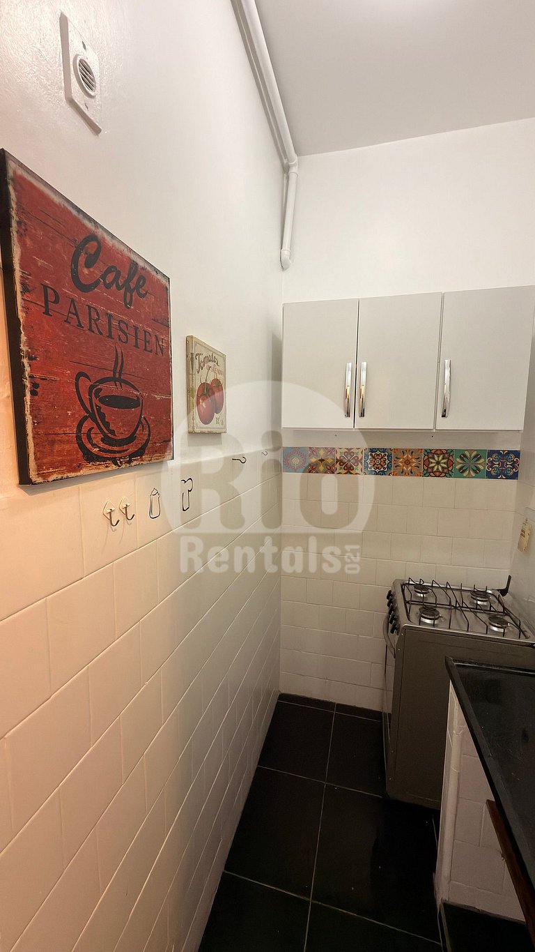 Studio with a view of Copacabana Beach - Rio Rentals 021 C00