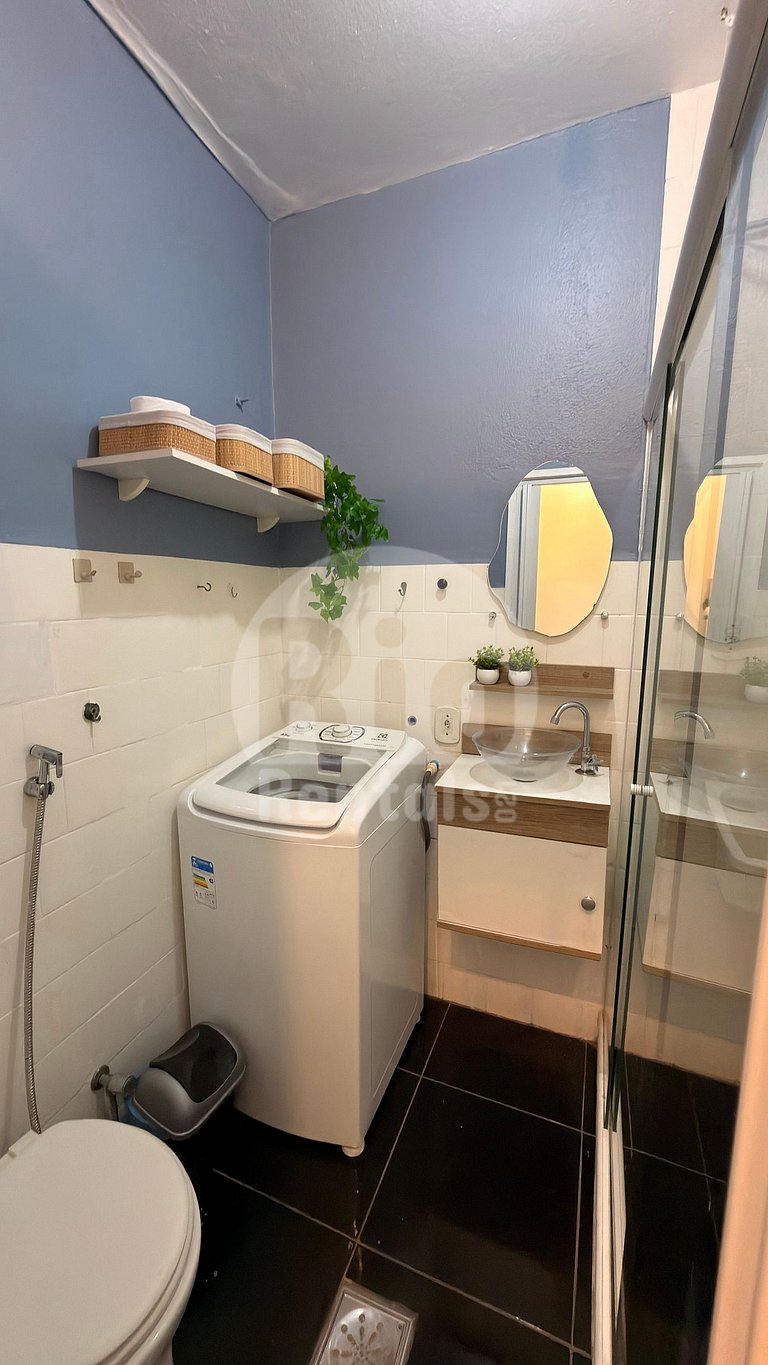 Studio with a view of Copacabana Beach - Rio Rentals 021 C00