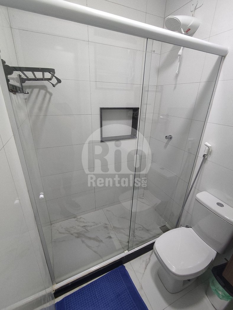 Rio Rentals 021- C003 - Lindo Apart hotel en Ipanema con pis