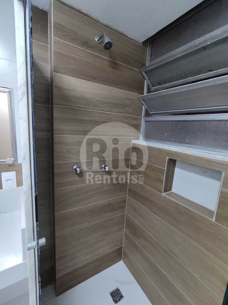 Rio Rentals 021 - C012 Lindo apartamento com sacada e vista